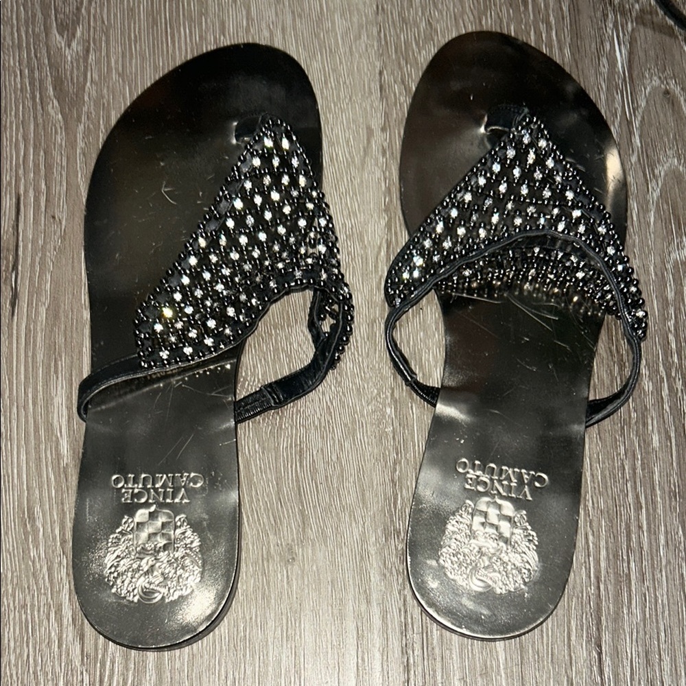 🦋Vince Camuto Black Studded Thong Sandals 5/25$